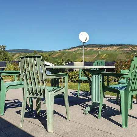 2 Bedroom Cozy In An Der Mosel Hébergement de vacances *